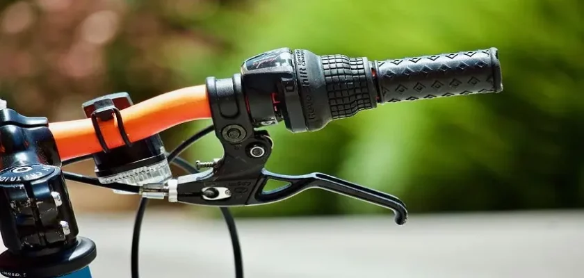 Can You Put Upright Handlebars On A Road Bike.jpg