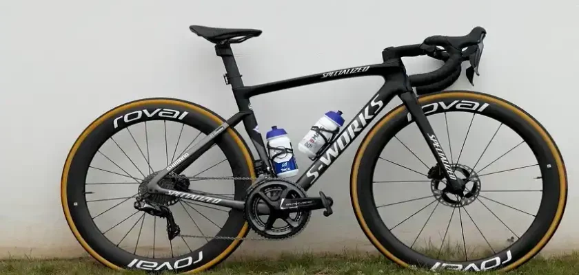 Do Tour De France Bikes Have Gears.jpg