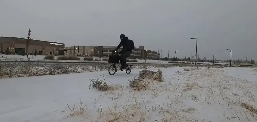 How To Commute By Bike In The Winter.jpg