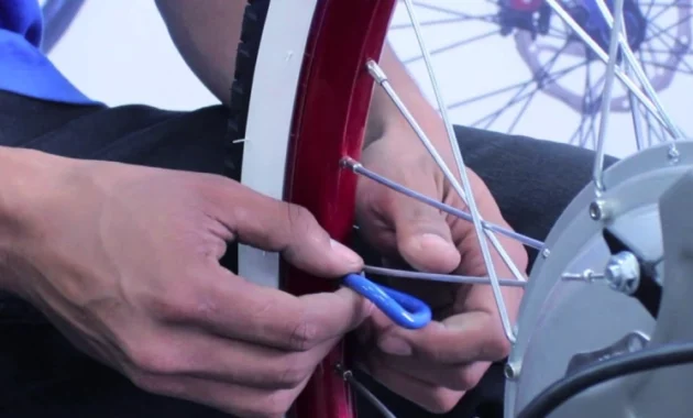 How To Tighten Bike Spokes