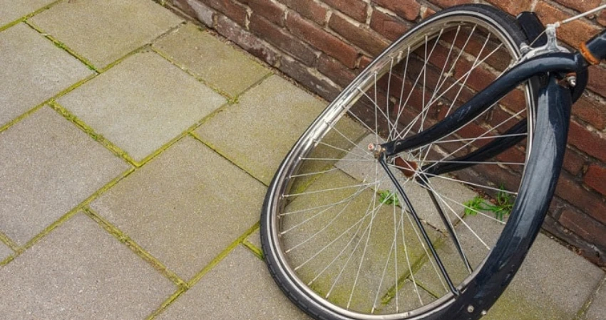 how-to-fix-a-warped-bike-tire-bikerenovate