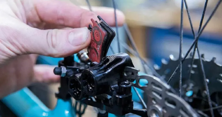 How to change hope brake pads